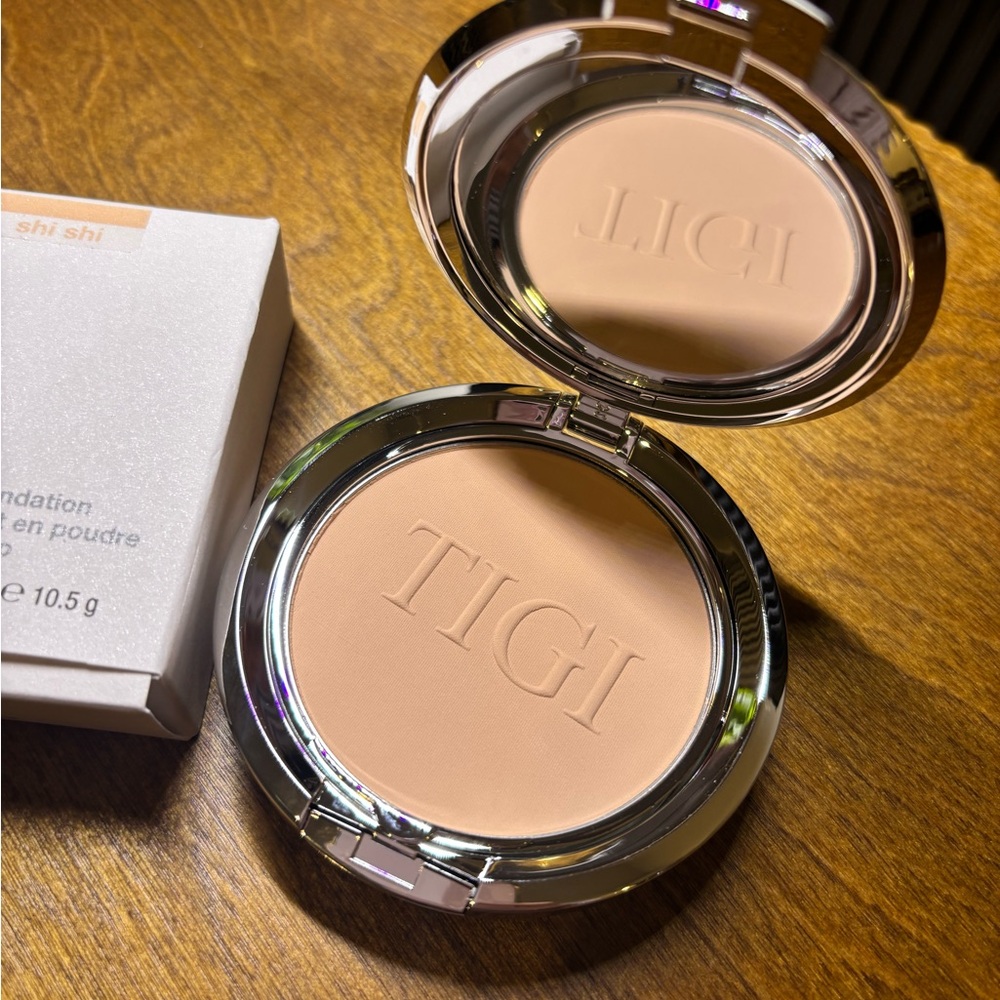 TIGI Natural Beige Foundation Compact